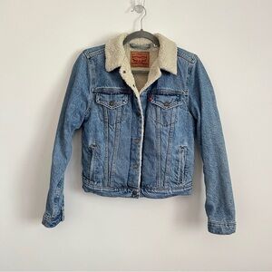 Levi’s Sherpa Lined Denim Trucker Jacket Blue Denim Light Wash Women’s Size S